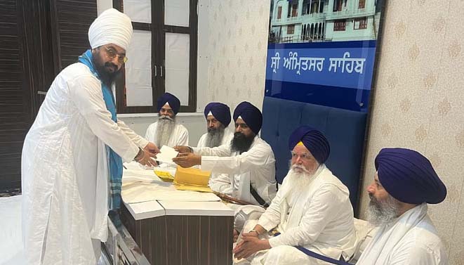श्री अकाल तख्त साहिब पर पांच सिंह साहिबान का फैसला: प्रचारक रणजीत सिंह ढडरियांवाले, पूर्व जत्थेदार ज्ञानी गुरमुख सिंह को धार्मिक सजा