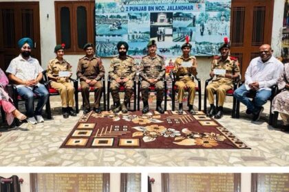 बटालियन मुख्यालय में केडेट वेलफेयर सोसाइटी द्वारा स्कॉरशिप चैक द्वारा कैडेटों का सम्मान