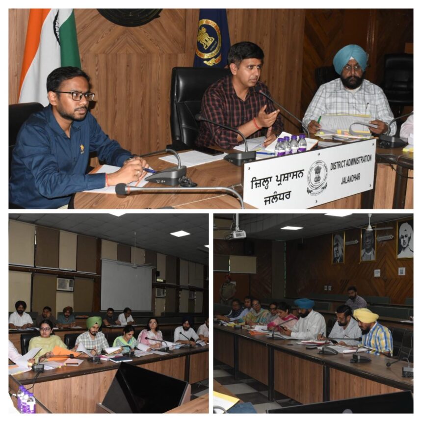 डिप्टी कमिश्नर ने पंचायती ज़मीन से अवैध कब्जे हटाने के दिए निर्देश