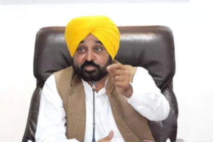 पंजाब में सिंदूर पर राजनीति गर्माई: सीएम मान ने कहा बीजेपी नेता सिंदूर के नाम पर वोट मांग रहे;सिंदूर का मजाक उड़ाया जा रहा