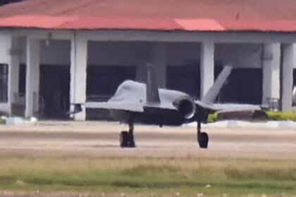 ब्रिटिश लड़ाकू विमान एफ-35 फाइटर जेट की तिरुवनंतपुरम में आपातकालीन लैंडिंग; ईंधन की कमी बताई जा रही वजह