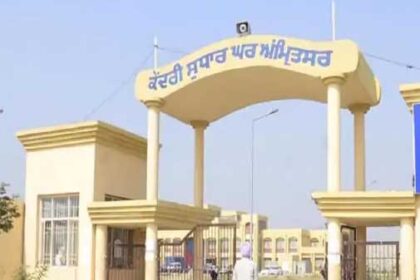 भगवंत मान की सख्ती: अमृतसर सेंट्रल जेल में छापेमारी;11 मोबाइल-5 सिम मिले, 9 कैदियों पर एफआईआर