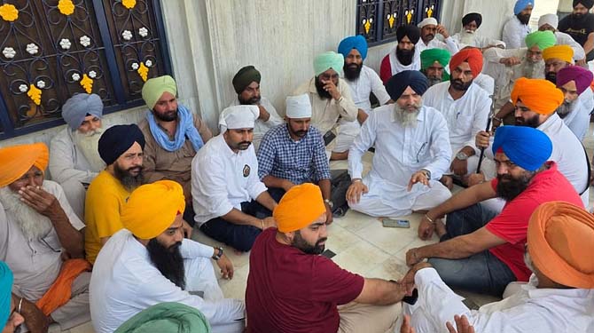 सिख युवक से मारपीट का मामला गर्माया : शिवसेना के चार कार्यकर्ता गिरफ्तार, प्रदेश अध्यक्ष के दोनों गनमैन लाइनहाजिर