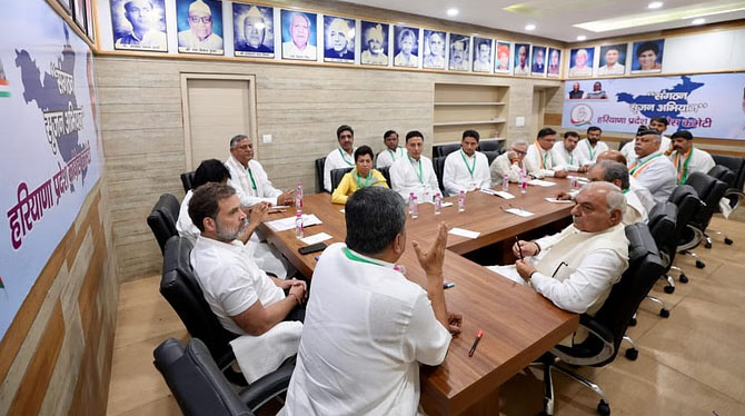 राहुल गांधी चंडीगढ़ पहुंचे: हरियाणा कांग्रेस की राजनीति का रोडमैप पर चर्चा शुरू