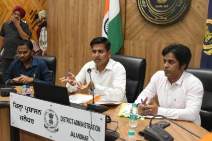 31 अगस्त तक लक्ष्य पूरा करें: बेसहारा पशुओं की सुरक्षा और देखभाल को लेकर जिला प्रशासन सख्त”