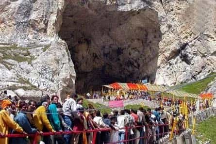 अमरनाथ यात्रा के दौरान बालटाल मार्ग पर एक दुखद घटना घटी: भूस्खलन की चपेट में आने से एक महिला श्रद्धालु की मौत, अमरनाथ यात्रा आज के लिए स्थगित