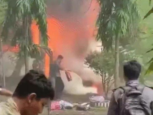बांग्लादेश एयरफोर्स का विमान ढाका में स्कूल के ऊपर क्रैश:पायलट समेत 19 की मौत, 164 घायल, 60 से ज्यादा घायलों को बर्न इंस्टीट्यूट रेफर