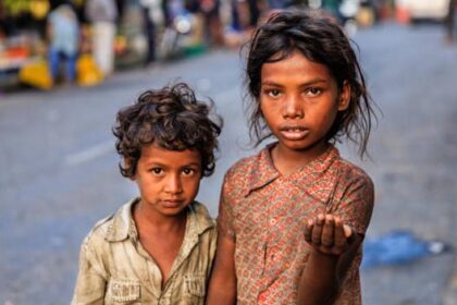 भीख मांगते पकड़े गए 6 बच्चों का DNA टेस्ट कराया गया: 18 बच्चों को स्टेशन से रेस्क्यू किया गया, अगर रिश्तेदारी साबित नहीं हुई तो FIR होगी
