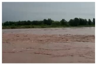 रावी दरिया में जलस्तर बढ़ने से मकौड़ा पत्तन पर जनजीवन अस्त-व्यस्त, सात गांवों का जिला मुख्यालय से संपर्क टूटा