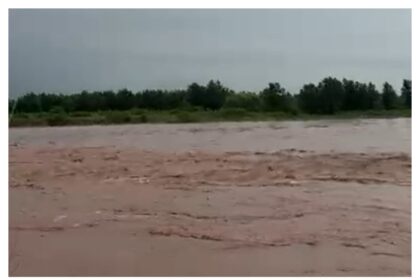 रावी दरिया में जलस्तर बढ़ने से मकौड़ा पत्तन पर जनजीवन अस्त-व्यस्त, सात गांवों का जिला मुख्यालय से संपर्क टूटा