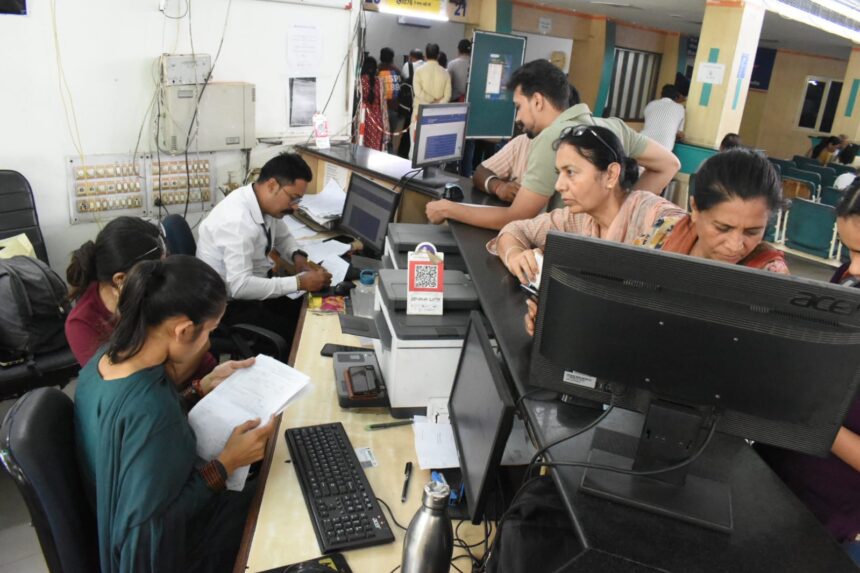 राजस्व विभाग और ड्राइविंग लाइसेंस व आर.सी. से जुड़ी 32 सेवाएँ अब सेवा केंद्रों पर होंगी उपलब्ध*
