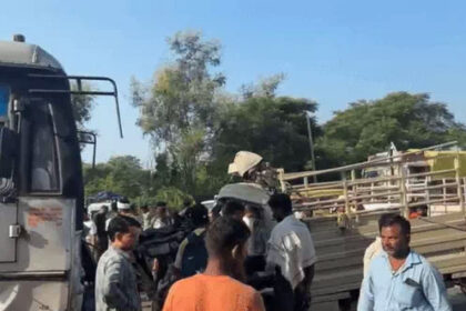 जालंधर में कपूरथला रोड पर मंड गांव के पास भीषण सड़क हादसा: PRTC बस-मिनी ट्रक में टक्कर, 3 की मौत,हादसे के बाद धरने पर बैठा परिवार