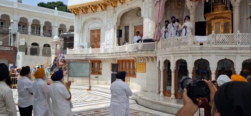 अमृतसर – हरजोत बैंस अकाल तख्त साहिब में पेश होकर अपनी गलती स्वीकार की