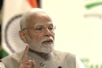 मोदी बोले – किसानों के हित से समझौता नहीं, ट्रंप ने कहा – मुझे कुछ नहीं पता**