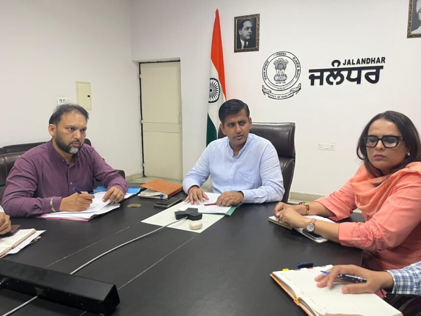 डिप्टी कमिश्नर ने किसानों से धान की उचित खरीद के लिए मंडियों में सूखा धान लाने की अपील की