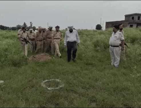 अमृतसर में पुलिस और नशा तस्करों के बीच एनकाउंटर: पुलिस की पिस्टल छीनकर की फायरिंग; एक आरोपी घायल