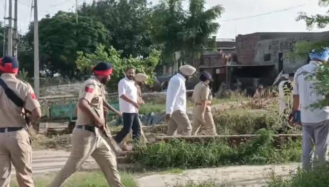 बठिंडा : गांव जीदा के घर में ब्लास्ट, चपेट में आए पिता-पुत्र, हालत गंभीर