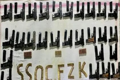 पाकिस्तान से चल रहे हथियार तस्करी के बड़े गिरोह पर कार्रवाई : दो तस्कर अरेस्ट, 27 पिस्तौल – 470 कारतसू बरामद