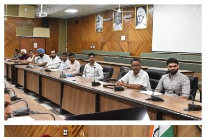 डिप्टी कमिश्नर हिमांशु अग्रवाल ने नशे के खिलाफ जागरूकता और पुनर्वास पर दिया जोर, शिक्षा विभाग व पुलिस को संयुक्त अभियान चलाने के निर्देश