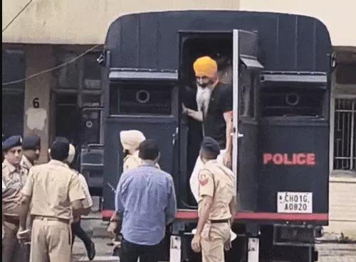 कड़ी सुरक्षा के बीच पंजाब के पूर्व सीएम स्व. बेअंत सिंह का हत्यारा जगतार कोर्ट में पेश