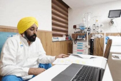 पंजाब सीएम भगवंत मान को अस्पताल से छुट्टी मिली, अस्पताल से बाहर आकर लोगों का हाथ हिलाकर किया अभिवादन 