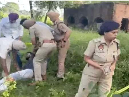 फरीदकोट जिले में रंगदारी और फायरिंग के मामले में बंबीहा गैंग से जुड़े बदमाश की पुलिस के साथ मुठभेड़, बदमाश घायल
