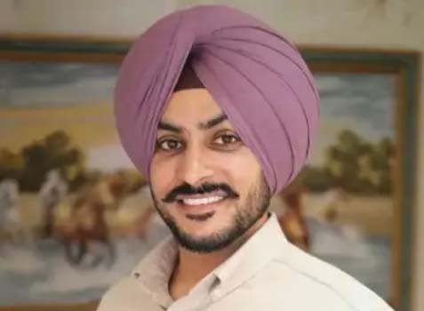 बाइक हादसे से घायल हुए पंजाबी सिंगर राजवीर जवंदा की हालत गंभीर : डॉक्टर बोले- दिमाग में बहुत कम हलचल, ऑक्सीजन की कमी