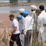 पंजाब के बाढ़ग्रस्त इलाकों में पहुँचे राहुल गांधी :  डूबी फसलें-टूटे घर देखे, किसानों से मिले