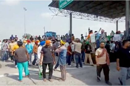 टूटी राहों सड़क को लेकर भड़के किसान: लुधियाना में लाडोवाल टोल प्लाजा करीब पौना घंटा फ्री रहा : साहनेवाल की SDM के आश्वासन पर माने किसान