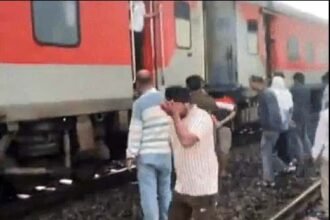 अमृतसर आ रही ट्रेन के 2 एसी कोच कुछ ही मिनटों के अंतराल में 2 बार अलग होकर पीछे छूटे