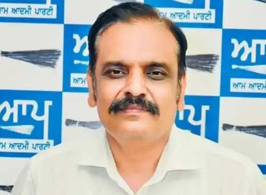 आम आदमी पार्टी के अमृतसर विधायक कुंवर विजय का इस्तीफा मंजूर 