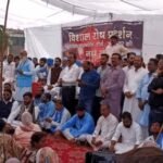 अमृतसर में वाल्मीकि समाज के लोगों ने भंडारी पुल को किया जाम : धार्मिक स्थल पर बेअदबी से नाराज