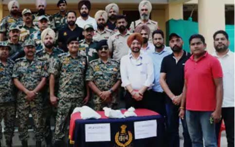 BSF ने भारत-पाकिस्तान इंटरनेशनल बॉर्डर से 2 AK-47 राइफलें और मैगजीन बरामद ; दिवाली को लेकर बड़ी आतंकी साजिश का प्लान था