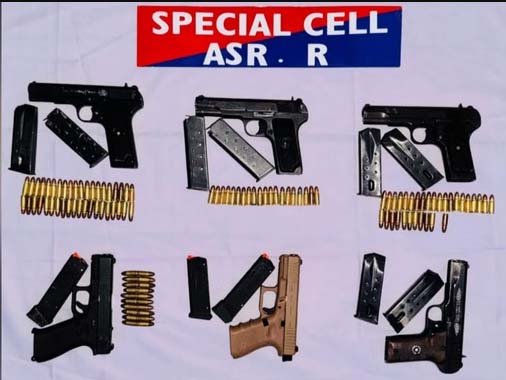 कनाडा से लाैटा युवक बड़ी संख्या में हथियारों के साथ गिरफ्तार, पाक तस्करों के संपर्क में था अमरबीर