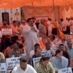 जालंधर में आई लव मोहम्मद विवाद को लेकर हिंदू संगठनों का श्रीराम (कंपनी बाग) चौक में प्रदर्शन : AAP नेता अयूब खान की गिरफ्तारी मांगी