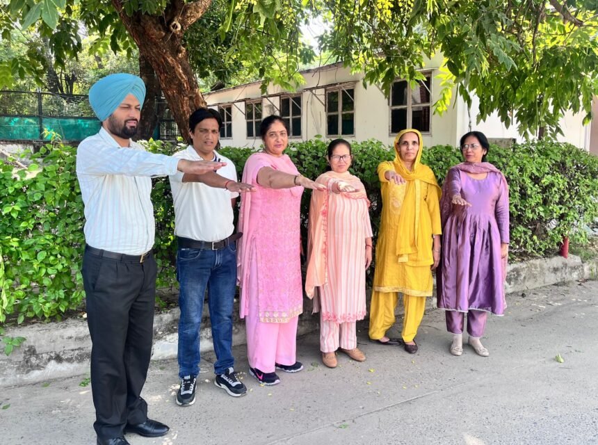 पीआईबी जालंधर के कर्मचारियों ने प्रदूषण मुक्त दिवाली मनाने का संकल्प लिया