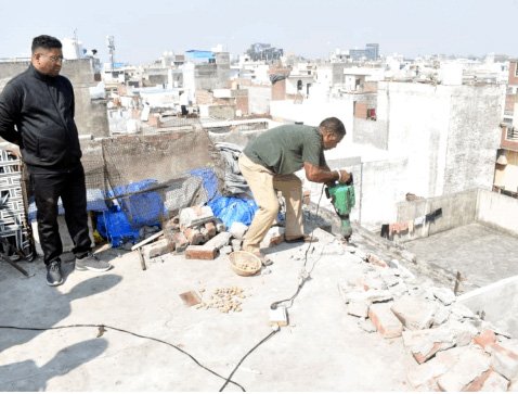 जालंधर में नगर निगम की टीम ने एक कुख्यात मां-बेटी नशा तस्कर गिरोह के घर पर संयुक्त कार्रवाई : अवैध निर्माण को किया ध्वस्त 