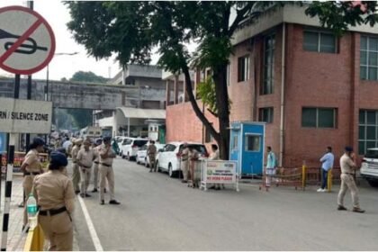 ADGP Suicide : एडीजीपी पूरण कुमार के शव का पोस्टमार्टम शुरू, चंडीगढ़ एसएसपी के साथ PGI पहुंचीं वाई पूरण कुमार की पत्नी