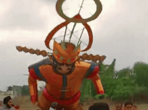 दशहरा ग्राउंड खड़े गए किए रावण के पुतले की गर्दन अचानक से टूटी : मची चीख-पुकार