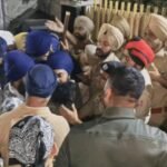 जालंधर में श्री गुरु ग्रंथ साहिब जी की बेअदबी पर सिख जत्थेबंदियों ने दो घंटे तक किया रोड जाम : अलमीरा में बंद स्वरूप निकलवाया