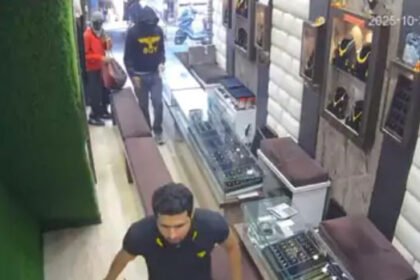 विजय ज्वेलर्स लूट मामले में रंगदारी का कनेक्शन : लूट का मास्टरमाइंड कर चुका कत्ल : लांबड़ा में किया मर्डर, 4 साल कैद काट निकला बाहर