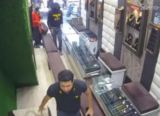 विजय ज्वेलर्स लूट मामले में रंगदारी का कनेक्शन : लूट का मास्टरमाइंड कर चुका कत्ल : लांबड़ा में किया मर्डर, 4 साल कैद काट निकला बाहर