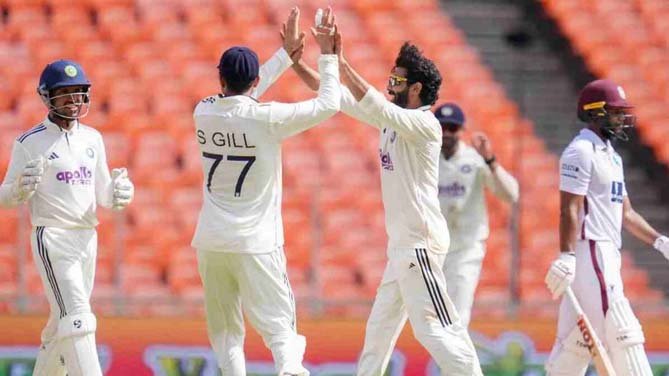 भारत ने दो टेस्ट मैचों की सीरीज के पहले मुकाबले में वेस्टइंडीज को पारी और 140 रन से हराया : ढाई दिन में जीता अहमदाबाद टेस्ट