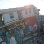 छत्तीसगढ़ के बिलासपुर जिले में बड़ा रेल हादसा : पैसेंजर ट्रेन-मालगाड़ी भिड़ी; 4 लोगों की निकाली गई डेडबॉडी, इनमें 2 बच्चे भी