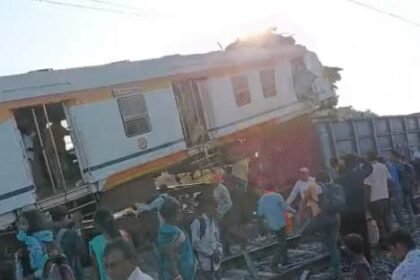 छत्तीसगढ़ के बिलासपुर जिले में बड़ा रेल हादसा : पैसेंजर ट्रेन-मालगाड़ी भिड़ी; 4 लोगों की निकाली गई डेडबॉडी, इनमें 2 बच्चे भी