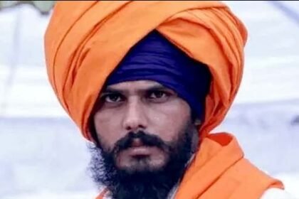 खालिस्तान समर्थक सांसद अमृतपाल सिंह फिर पंजाब एंड हरियाणा हाईकोर्ट पहुंचे : पैरोल न देने के पंजाब सरकार के फैसले को चुनौती दी; सोमवार को सुनवाई होगी