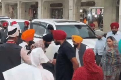 गुरु नानक देव जी के प्रकाश पर्व के पवित्र अवसर पर पंजाब के मुख्यमंत्री मान ने दरबार साहिब में माथा टेका : पंजाब की तरक्की और लोगों की सुख-शांति की अरदास की