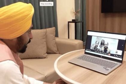 CM मान ने कैप्टन हरमनप्रीत से पूछा-ट्रॉफी पंजाब नहीं लाई जा सकती, गेड़ी लगवानी है: कैप्टन हरमनप्रीत से की बात, बोले- कैच पकड़कर तारीख नहीं, इतिहास बदला