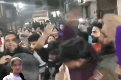 बच्ची का शव पड़ोसी के वॉशरूम से बरामद : CCTV में घर जाते दिखी, परिवार बोला- रेप के बाद मर्डर, भीड़ ने आरोपी की पिटाई