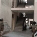 घरेलू विवाद : जेल के गार्ड ने ने AK-47 से पत्नी और सास की गोली मारकर हत्या की; सरकारी क्वार्टर में छिपा पुलिस ने सरेंडर करने को कहा तो खुद को भी गोली से उड़ाया